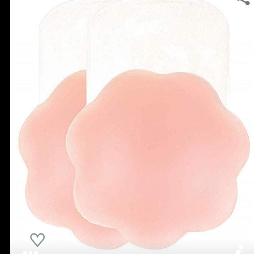 Adhesive silicone nipple pasties